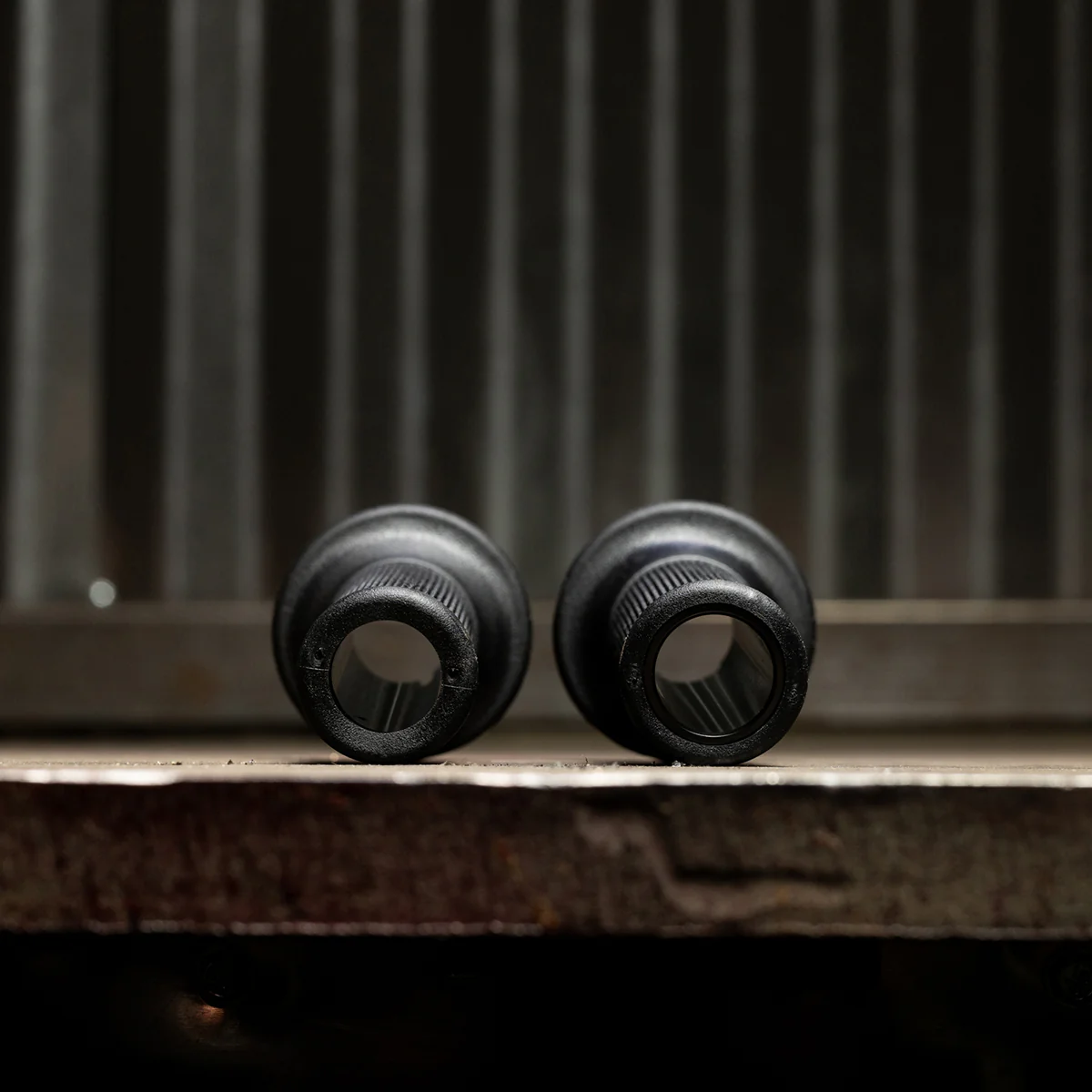 7/8" AlumiCore Grips For '21-Up H-D RA & RH Models - Black Electroplate - Image 15