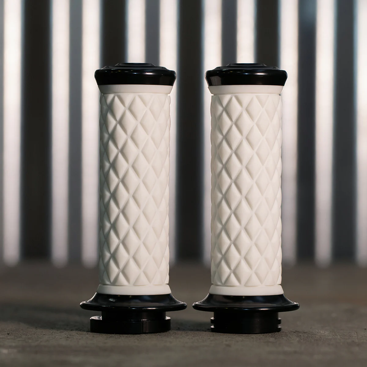 AlumiCore Replacement Sleeves - Thruster White - Image 6