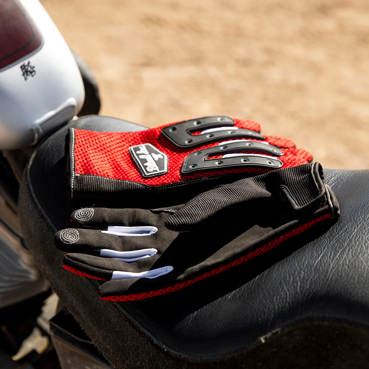 Anza Gloves - Red - Image 15