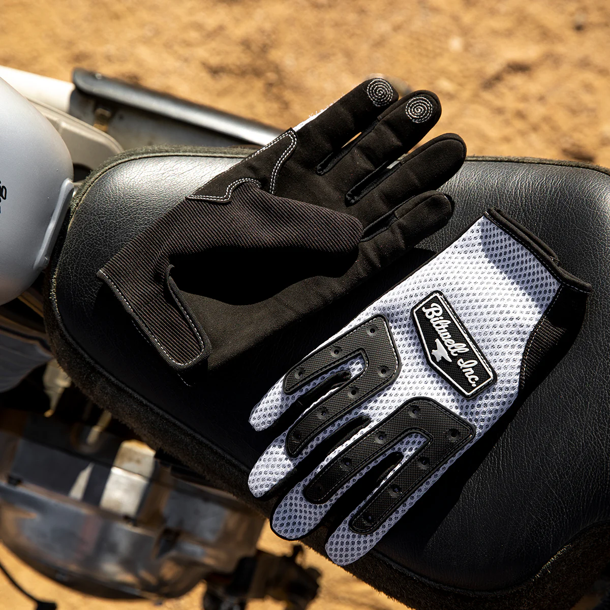 Anza Gloves - White - Image 16