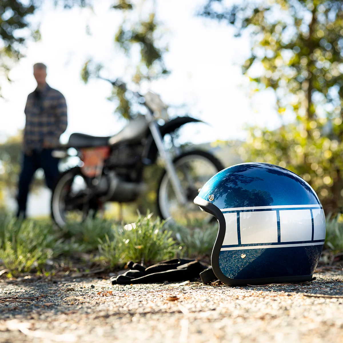 Bonanza Helmet - Holeshot Metallic Blue / Silver - Image 16