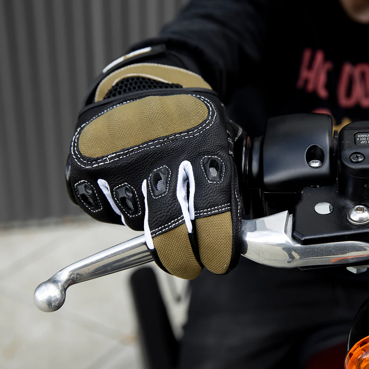 Bridgeport Gloves - Tan - Image 10
