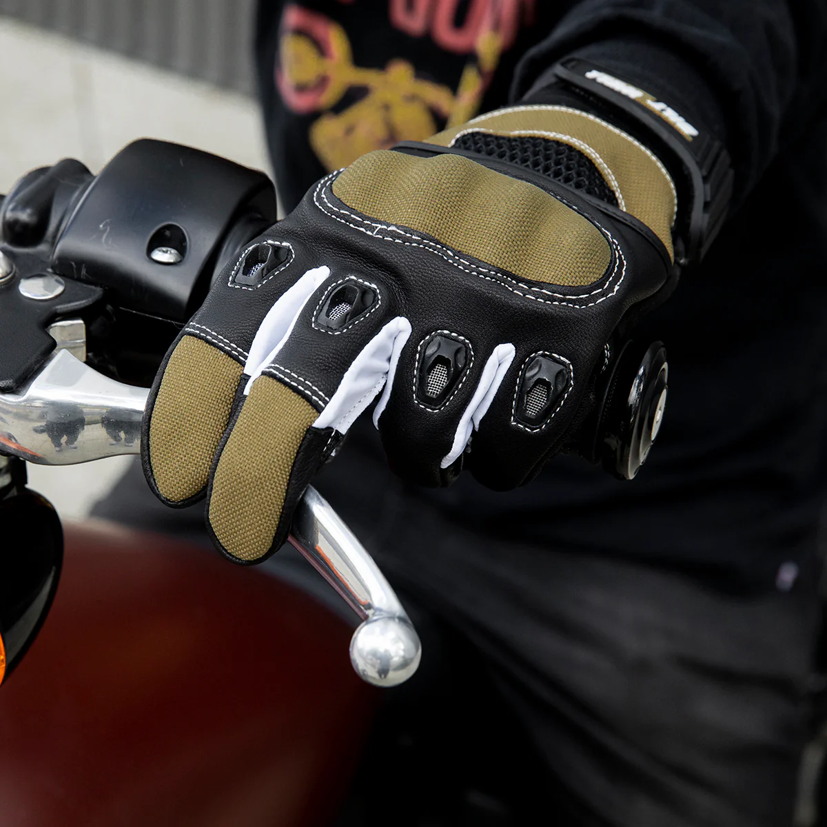 Bridgeport Gloves - Tan - Image 11