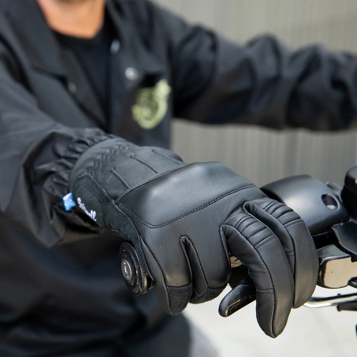CLOSEOUT Belden Gloves - Black/Black - Image 12