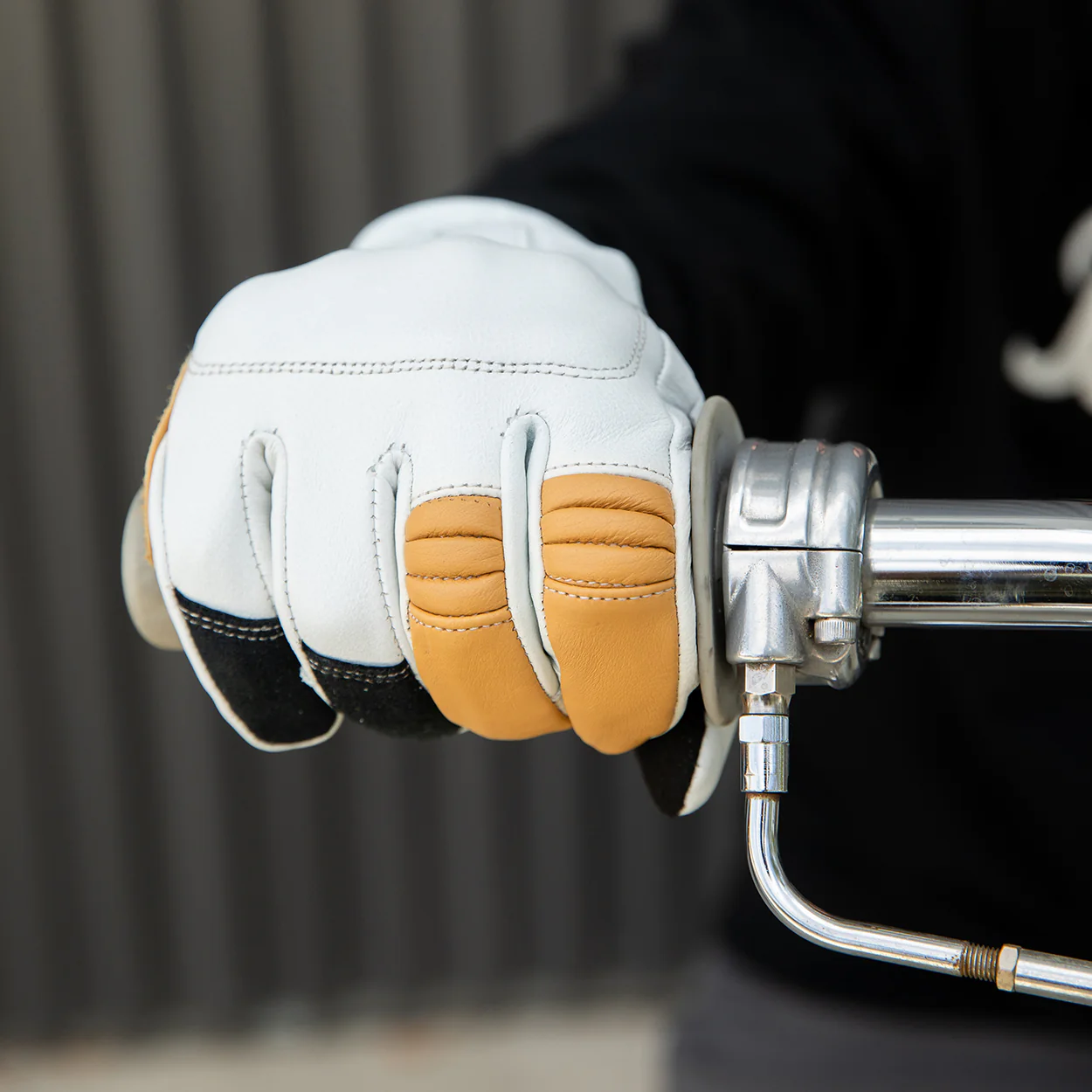 CLOSEOUT Belden Gloves - Cement - Image 9
