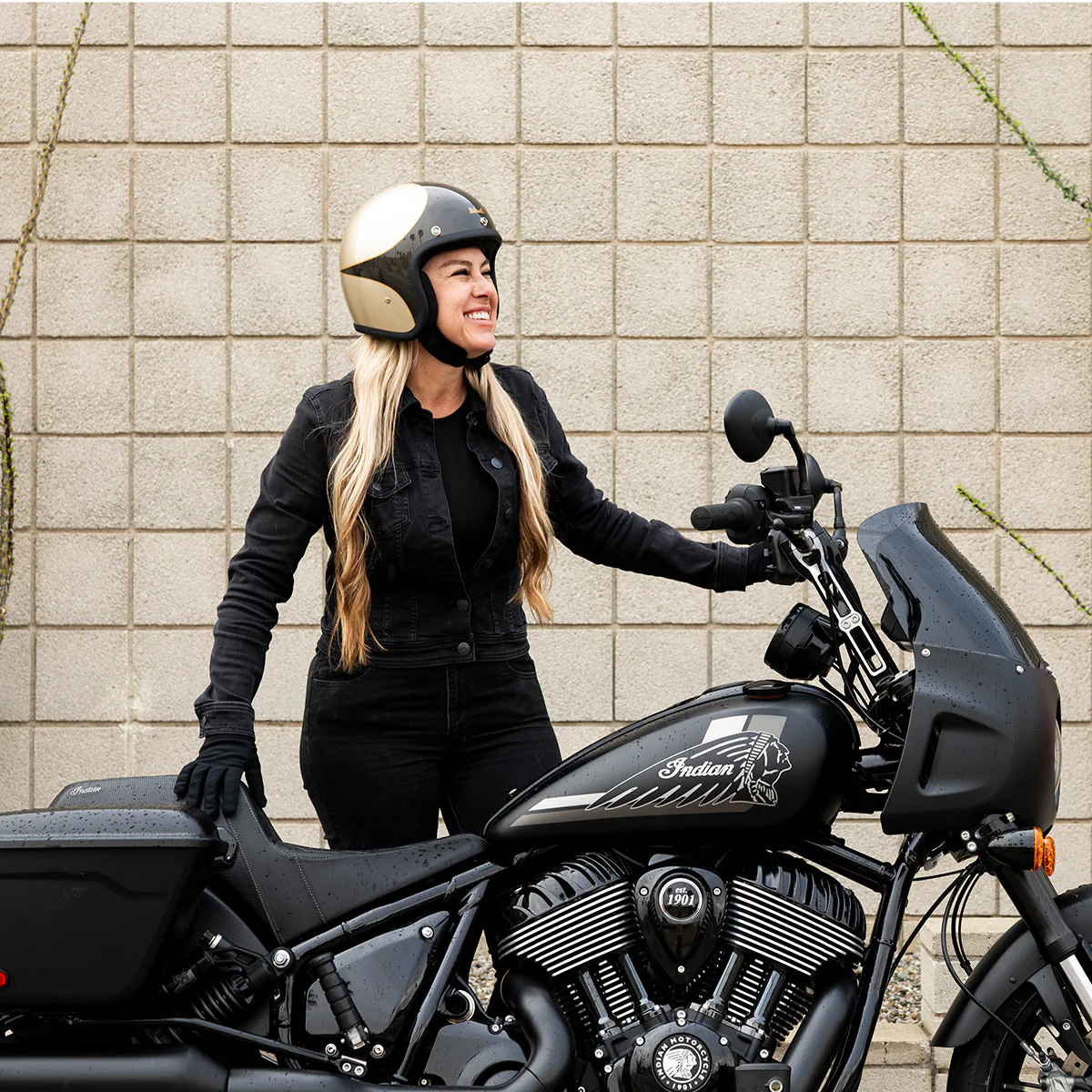 CLOSEOUT Bonanza Helmet - Metallic Charcoal / Champagne Scallop - Image 11