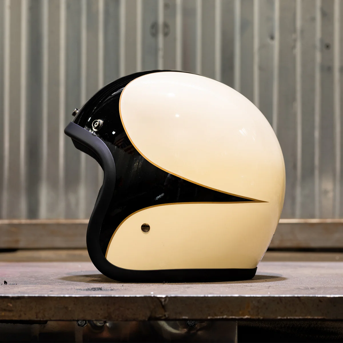 CLOSEOUT Bonanza Helmet - Scallop Gloss Vintage White / Gloss Black - SIZE X-SMALL ONLY - Image 10