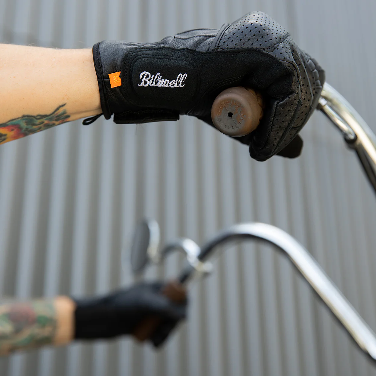 CLOSEOUT Borrego Gloves - Black/Black - Image 11