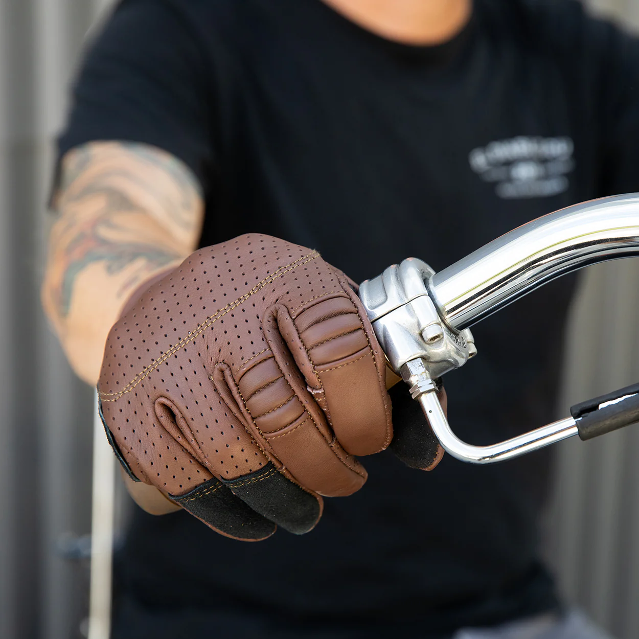 CLOSEOUT Borrego Gloves - Chocolate/Black - Image 9