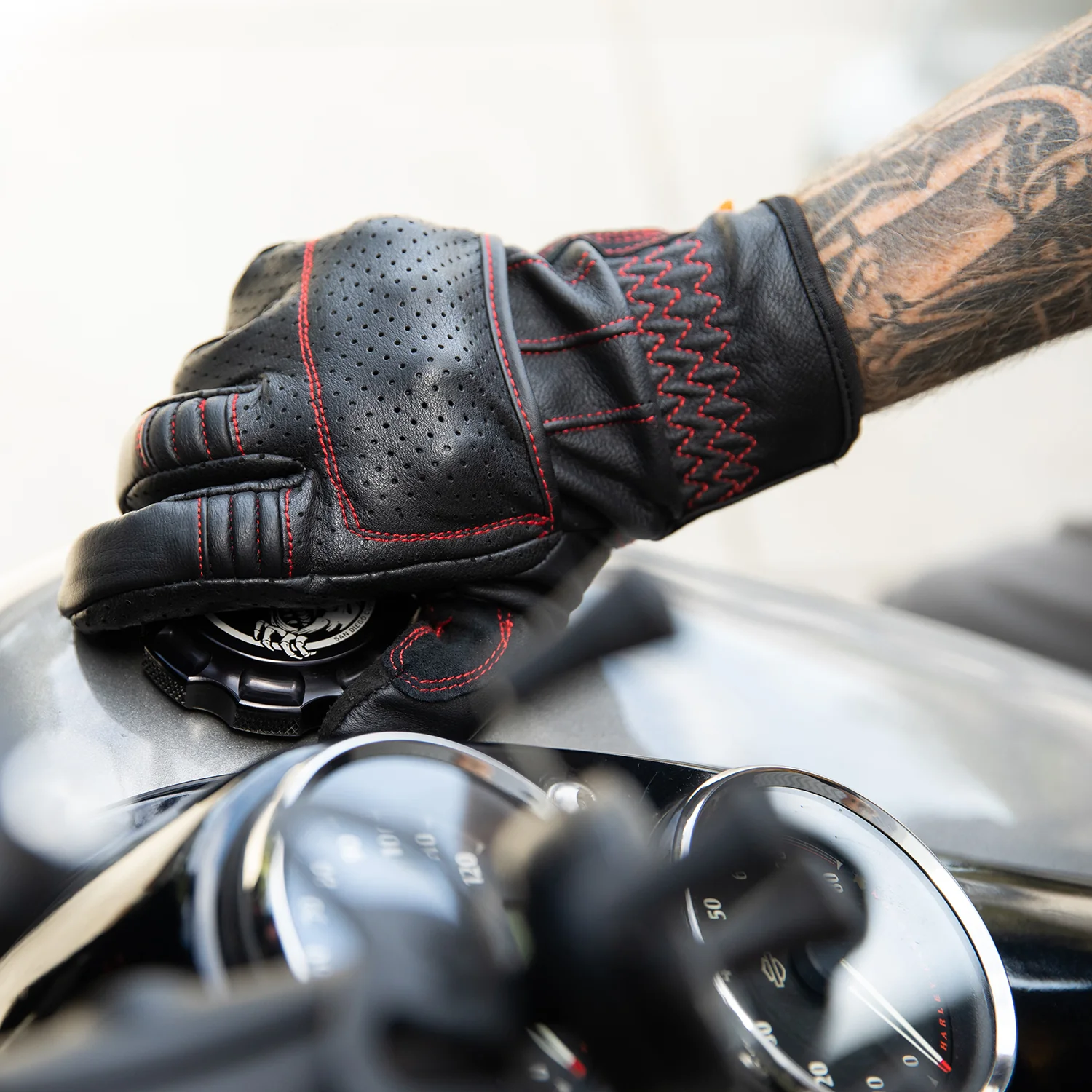 CLOSEOUT Borrego Gloves - Redline - Image 13
