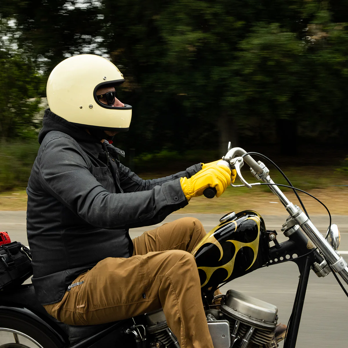 CLOSEOUT Gringo Helmet - Gloss Vintage White - Image 11