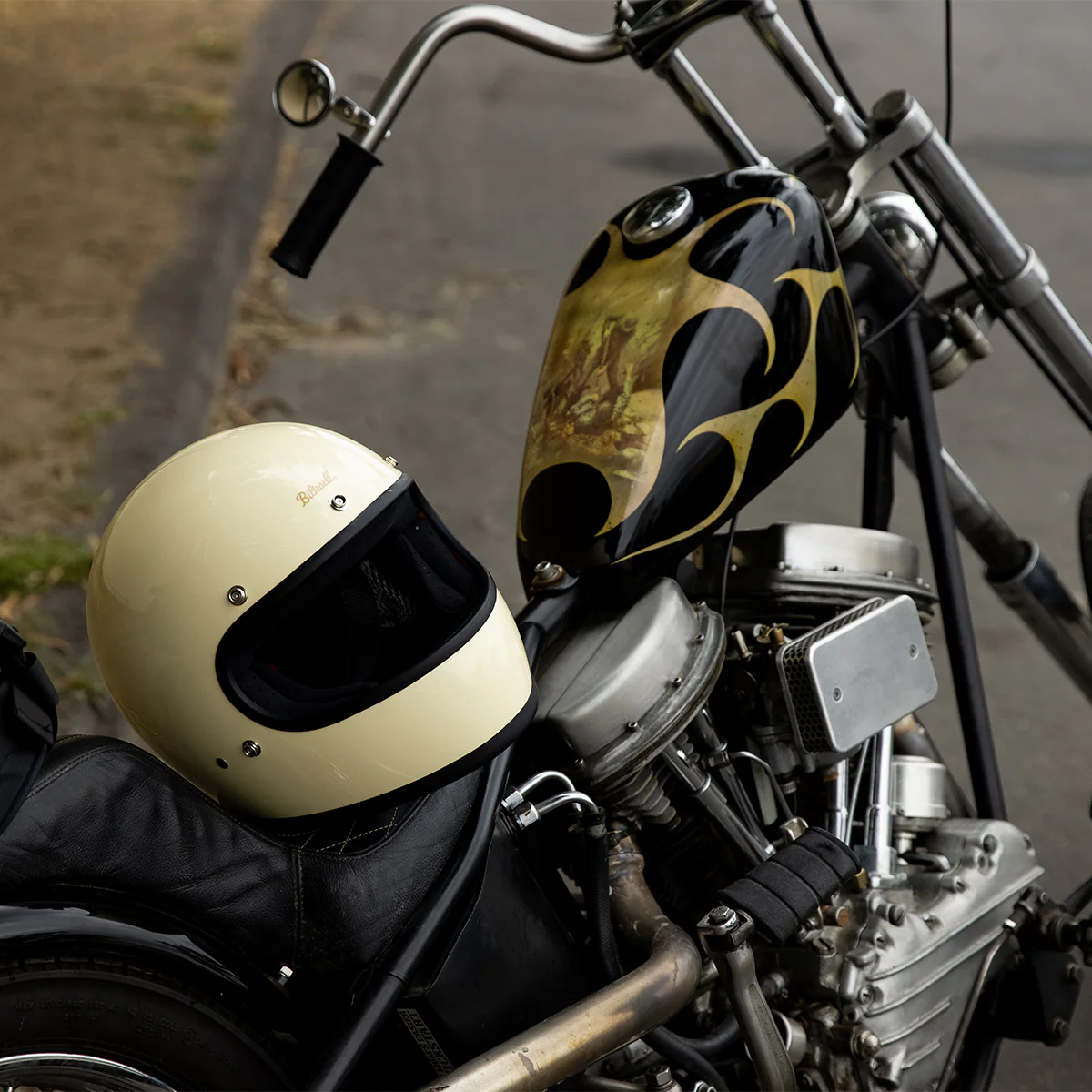 CLOSEOUT Gringo Helmet - Gloss Vintage White - Image 16