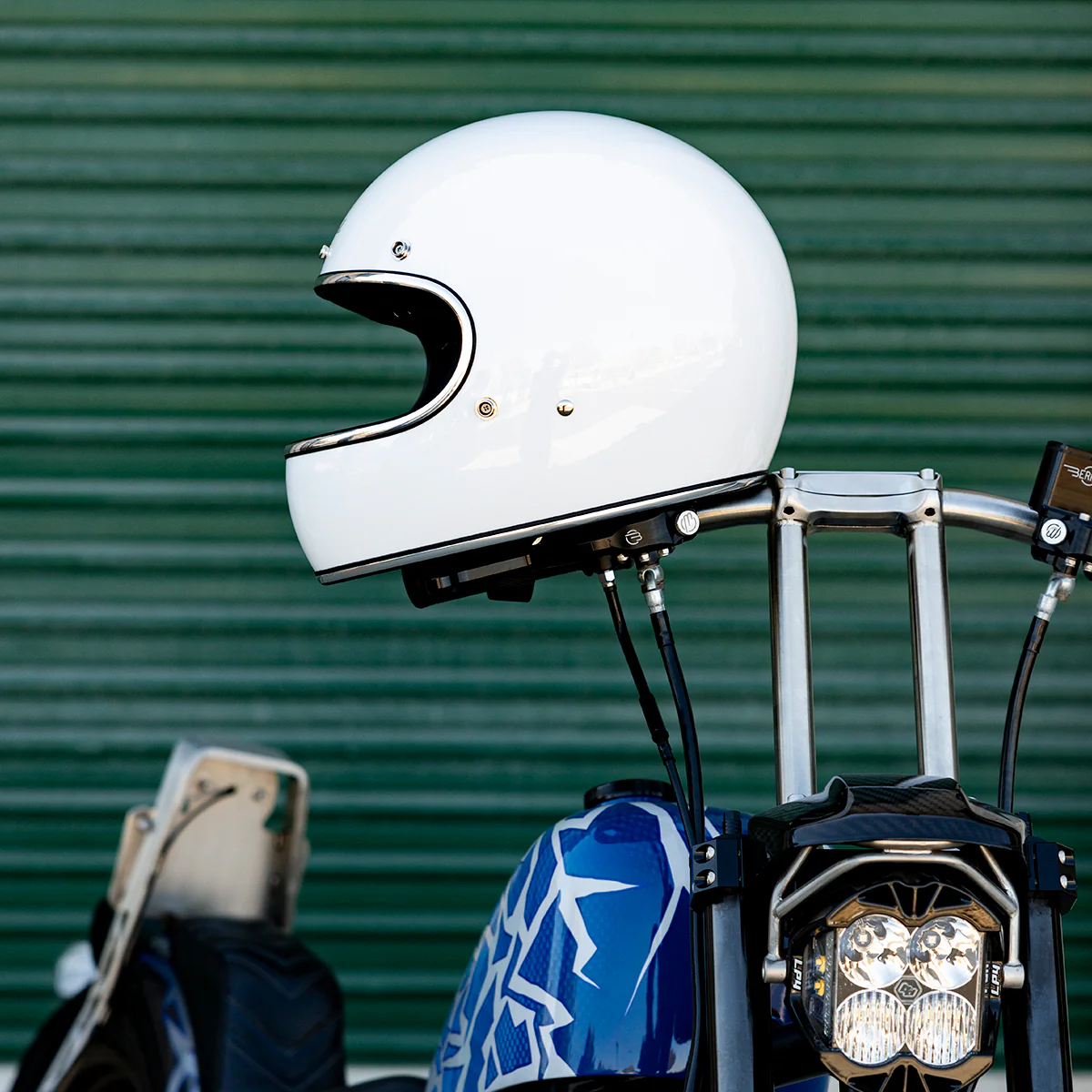 Gringo Helmet - Gloss White - Image 15