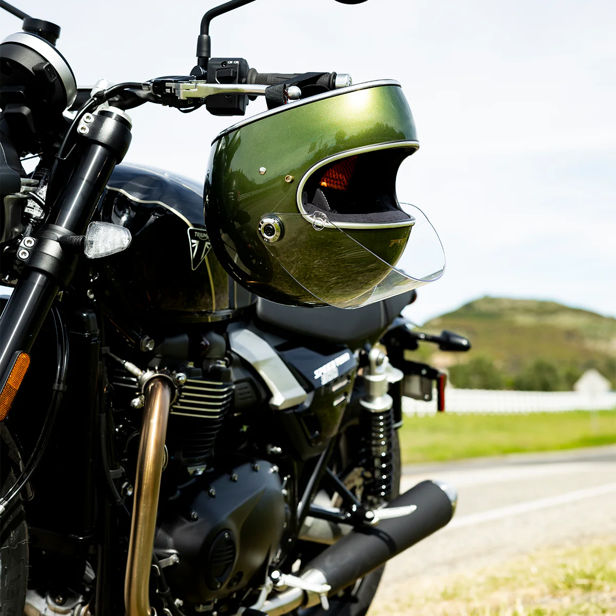 Gringo S Helmet - Metallic Dart Green - Image 17