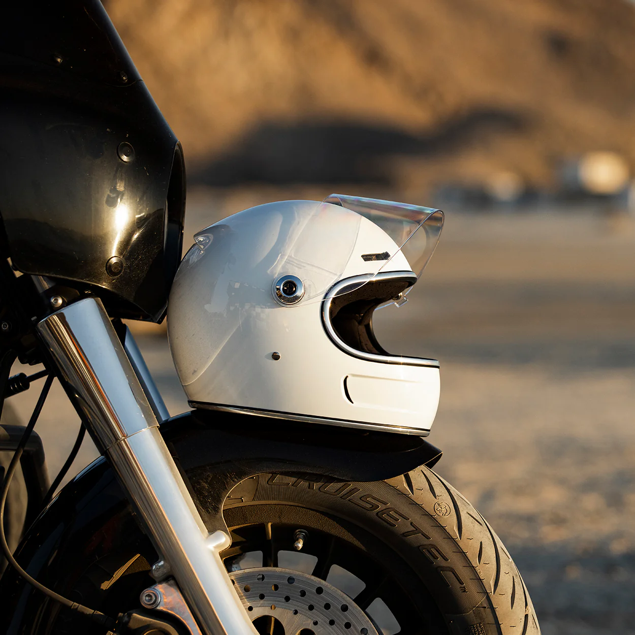 Gringo SV Helmet - Gloss White - Image 19