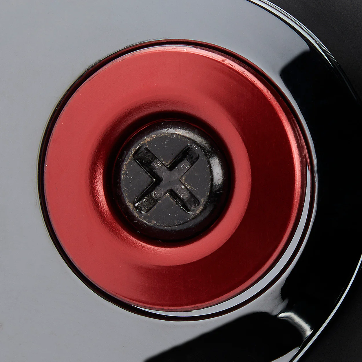 Helmet Hardware Kit - Black Screw / Red Baseplate - Image 3