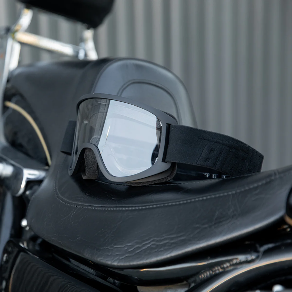 Moto 2.0 Goggle - Blackout - Image 11
