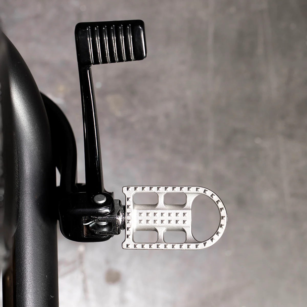 Mushman Foot Pegs HD Rider - Polished - Image 5