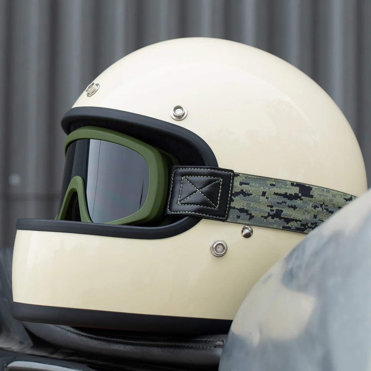 Overland 2.0 Goggle Lens - Smoke - Image 4
