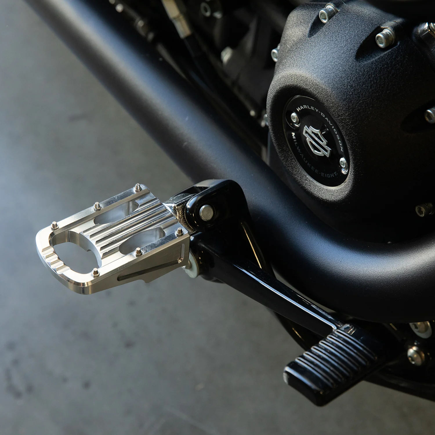 Punisher Foot Pegs HD Rider - Polished - Image 4