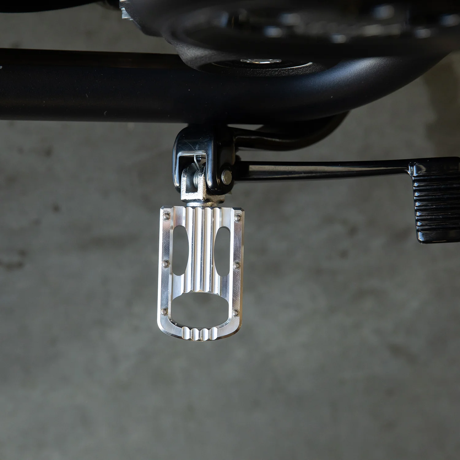 Punisher Foot Pegs HD Rider - Polished - Image 5