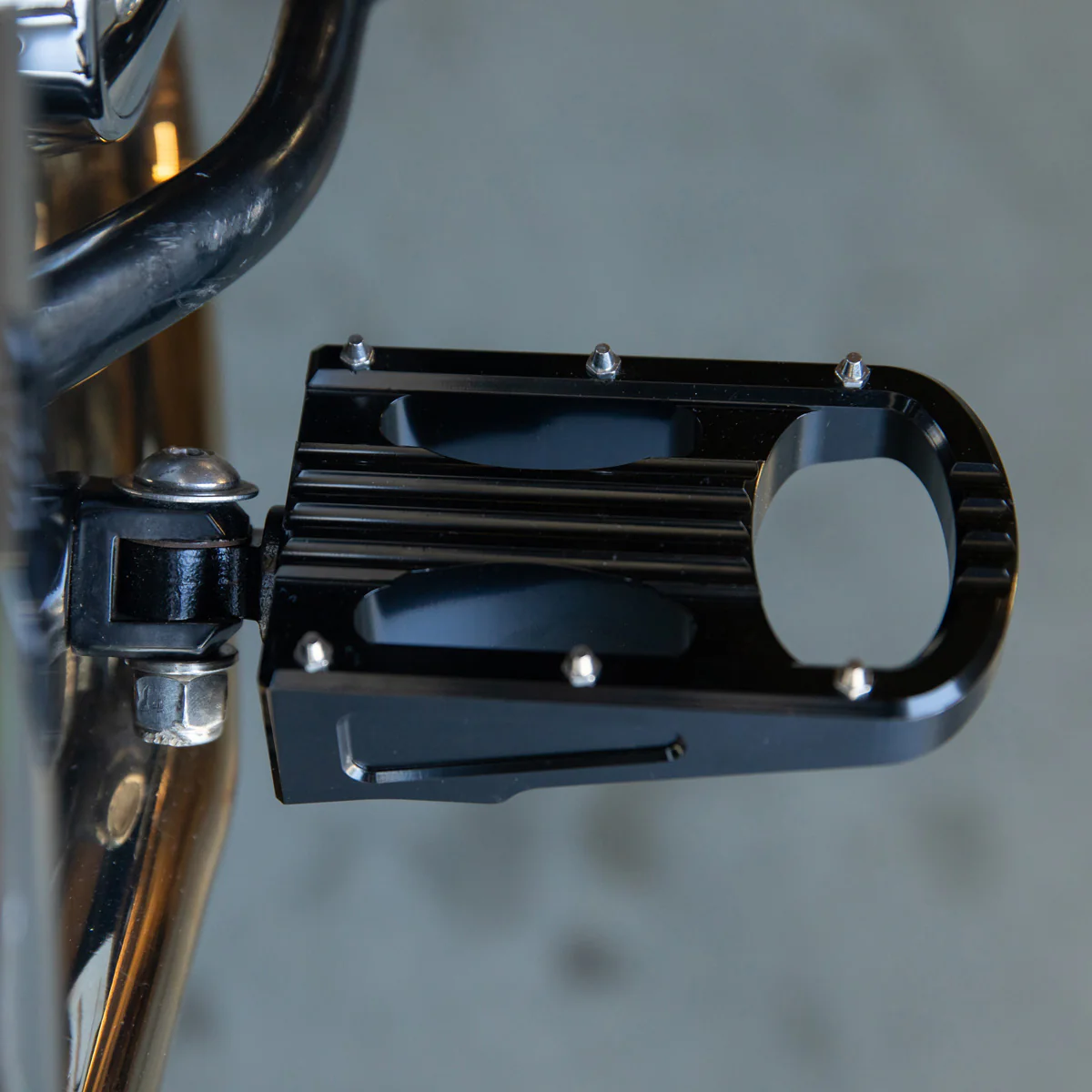 Punisher XL Foot Pegs HD Classic - Black Electroplate - Image 6