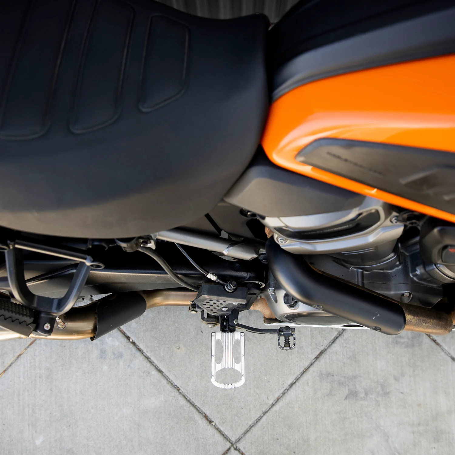 Punisher XL Foot Pegs HD Rider - Polished - Image 15