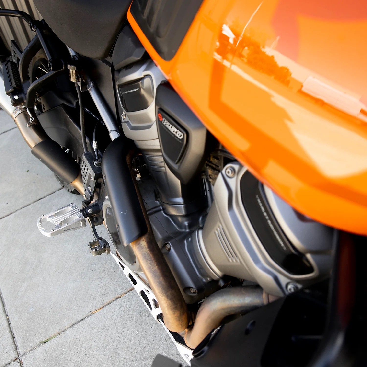 Punisher XL Foot Pegs HD Rider - Polished - Image 16