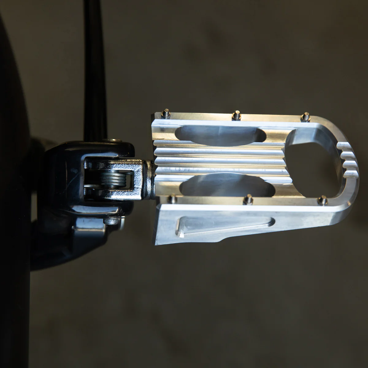Punisher XL Foot Pegs HD Rider - Polished - Image 8