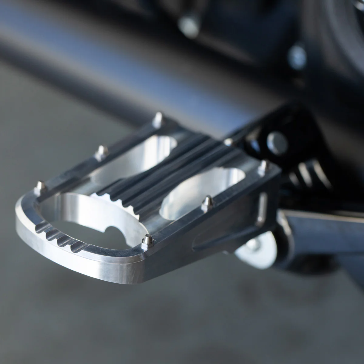 Punisher XL Foot Pegs HD Rider - Polished - Image 9