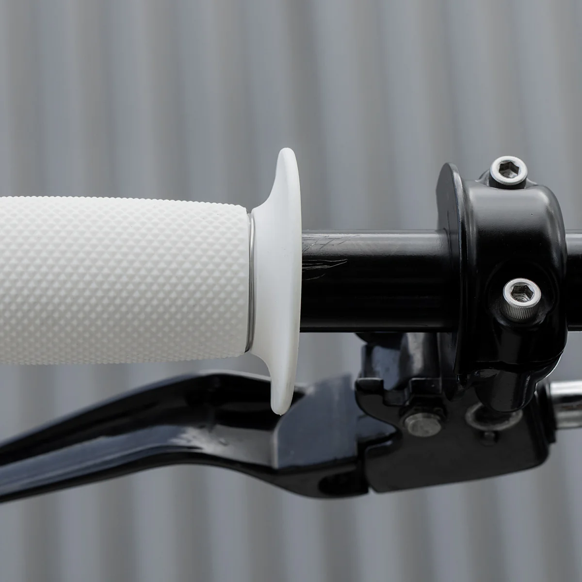 Renegade TPV Grips - White - Image 3