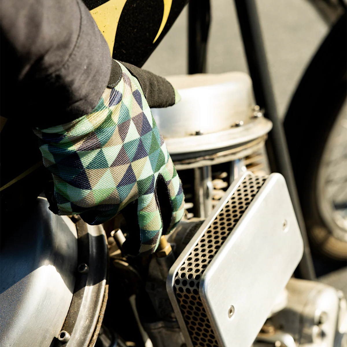 Ridgecrest Gloves - Forest - Image 12