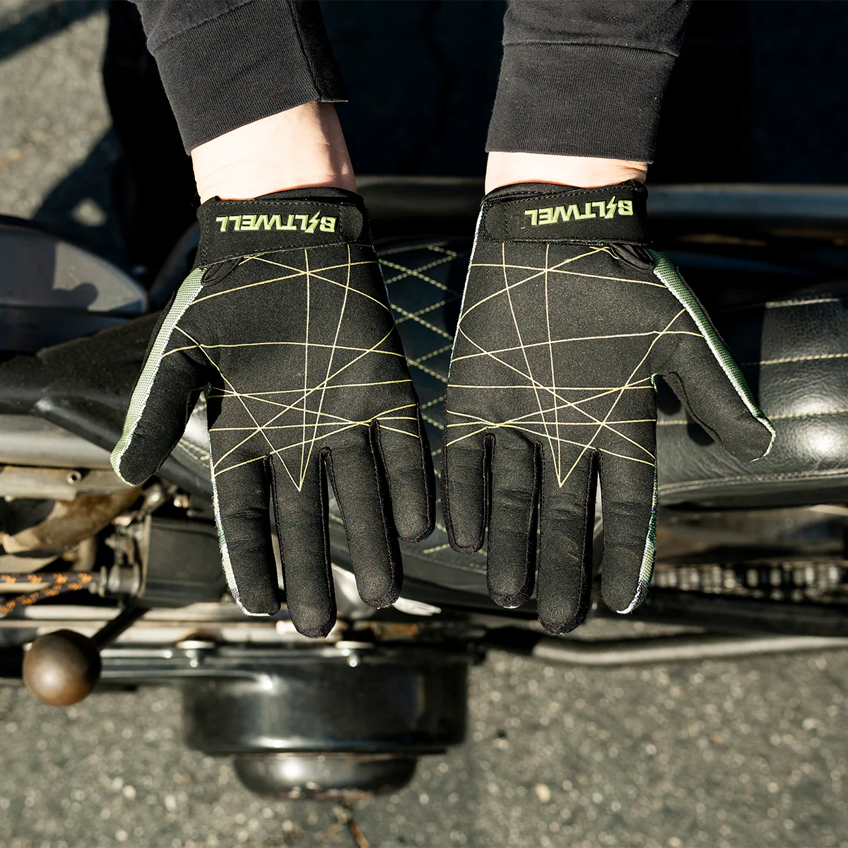 Ridgecrest Gloves - Forest - Image 14