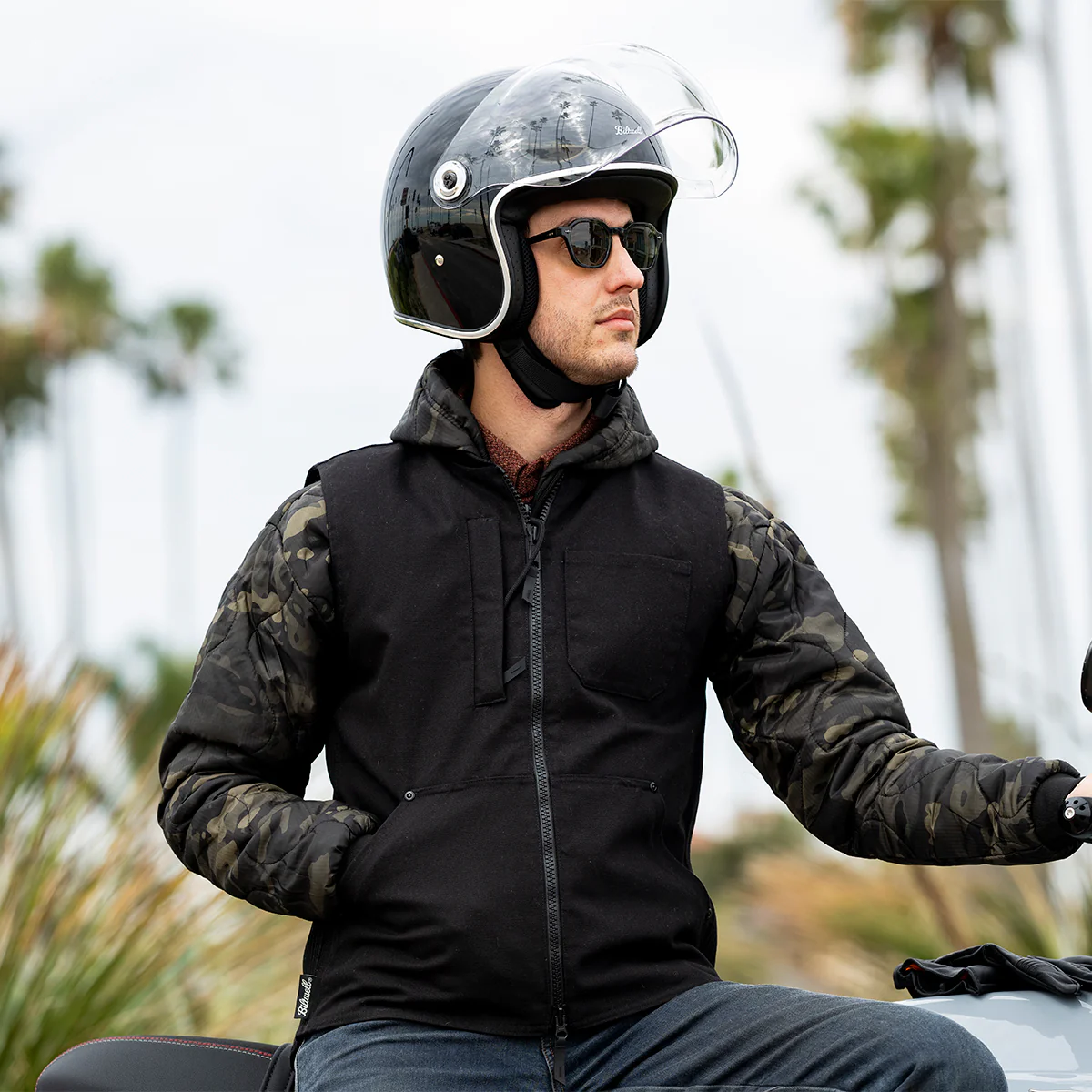 Tahoe Helmet - Gloss Black - Image 13