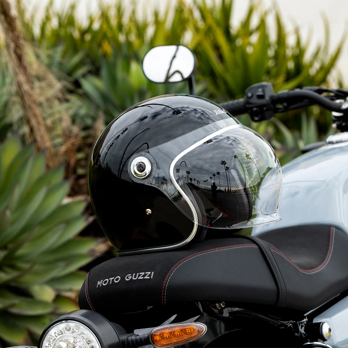 Tahoe Helmet - Gloss Black - Image 15
