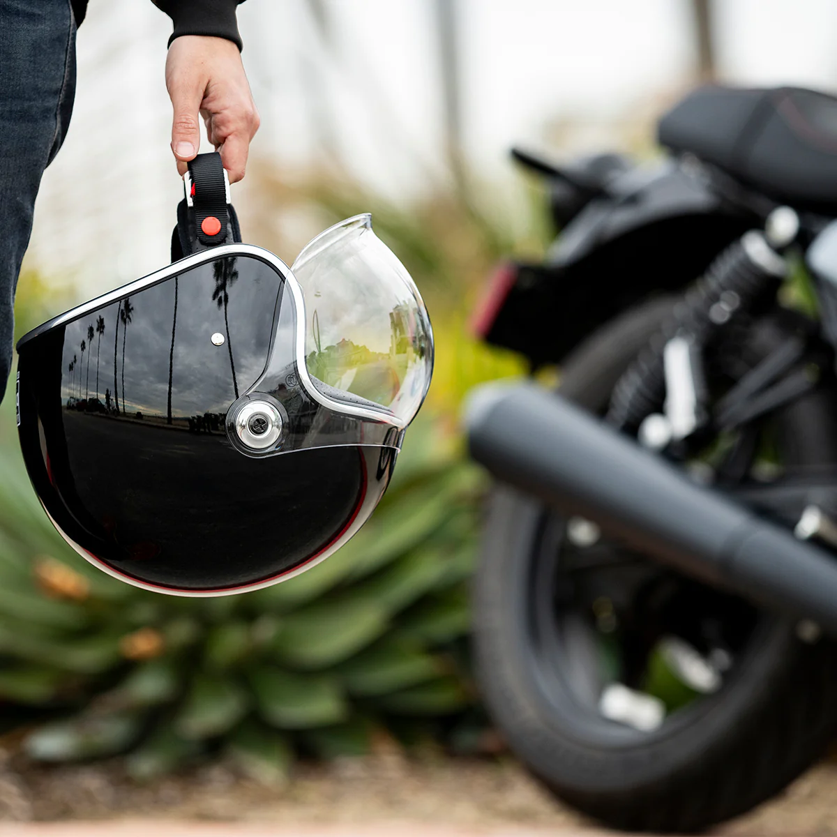 Tahoe Helmet - Gloss Black - Image 17
