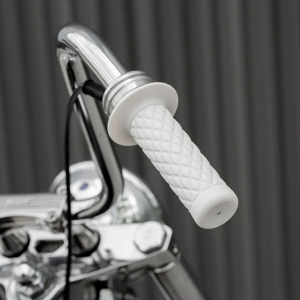 Thruster TPV Grips - White - Image 3