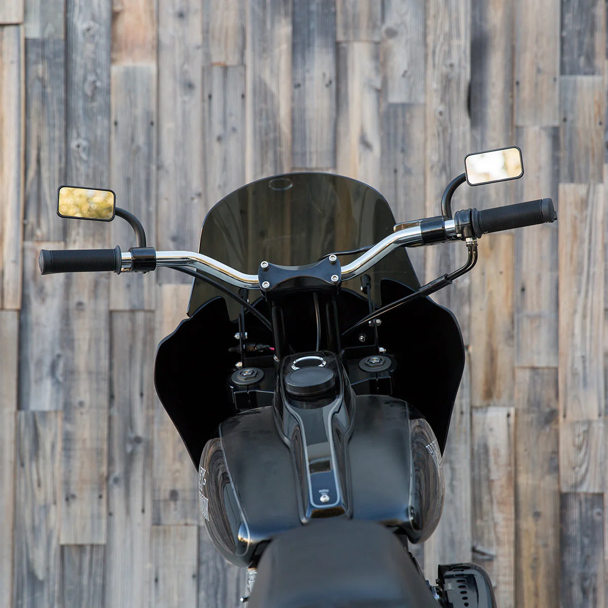 Tracker Mid - Chrome - Image 9